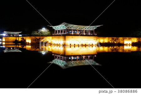 The pavilions of Anapji Pond 38086886