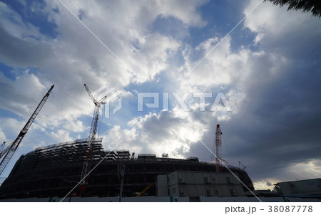 日本の東京都市景観「青空と建設中の新国立競技場」 関連写真・検索キーワードは、新国立競技場関連写真 日本の東京都市景観「青空と建設中の新国立競技場」 関連写真・検索キーワードは、新国立競技場関連写真 38087778