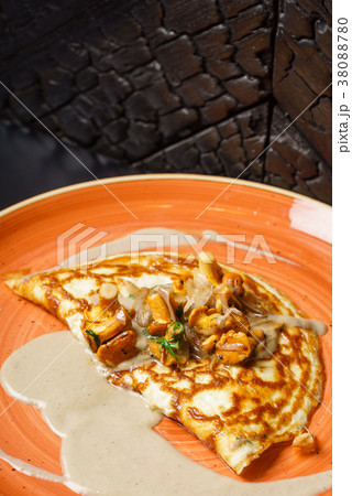 omelet with chanterelle 38088780