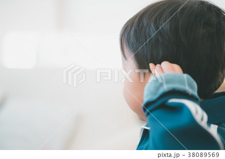 3 years old 38089569