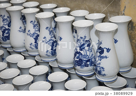 ベトナムバッチャン焼花瓶 38089929