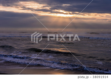 十勝川河口の大津海岸の朝 38091914