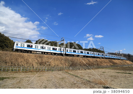 築堤を走る4000形 築堤を走る4000形 38094650