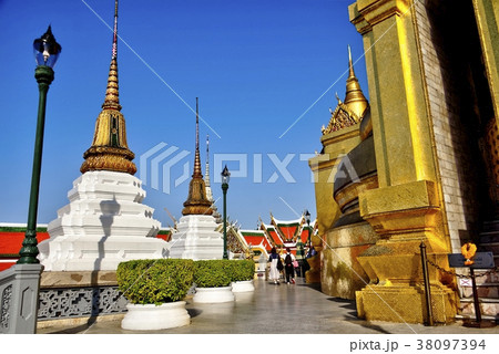 ワット・プラケオ寺院(タイ バンコク)遺跡 仏舎利 ワット・プラケオ寺院(タイ バンコク)遺跡 仏舎利 38097394