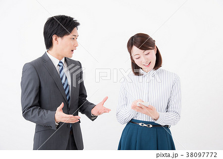 ビジネスシーン　男女 38097772