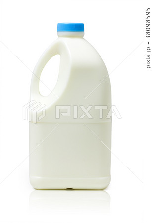 Delicious fresh milk  38098595