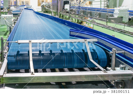 Empty conveyor belt of production line Empty conveyor belt of production line 38100151
