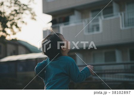 3 years old 38102897