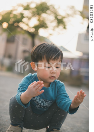 3 years old 38103295