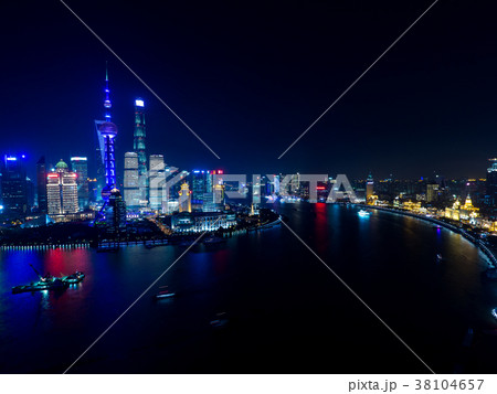 中国・上海の夜景 38104657