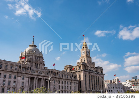 中国・上海の外灘　日中 38105398