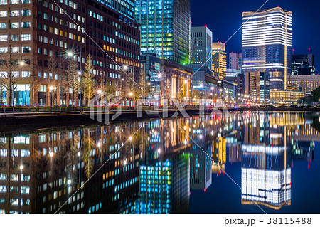 東京 丸の内ビル街の夜景 東京 丸の内ビル街の夜景 38115488