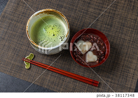 おしること抹茶　Green tea with your sweet red-bean soup 38117348