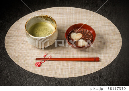 おしること抹茶 Green tea with your sweet red-bean soup おしること抹茶 Green tea with your sweet red-bean soup 38117350