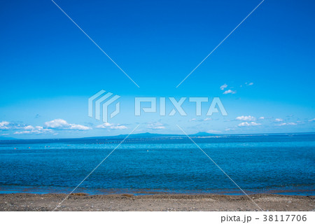 野付半島から国後島を望む　根室海峡 38117706