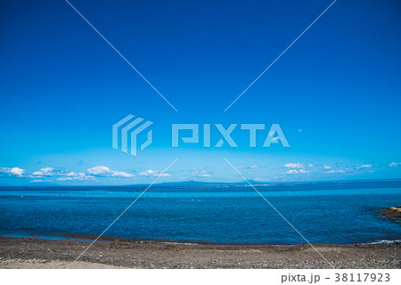 野付半島から国後島を望む　根室海峡 38117923