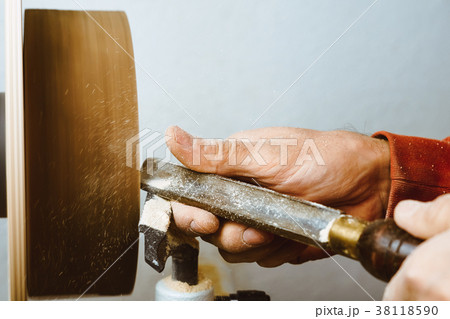 lathe on a tree 38118590