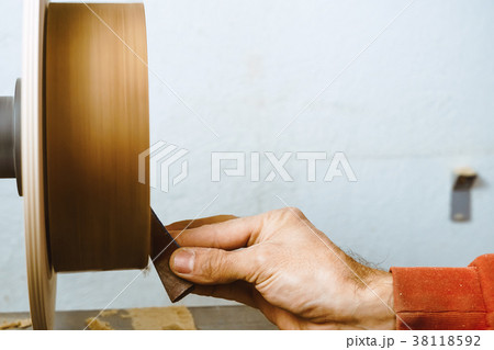 sanding wood on a lathe sanding wood on a lathe 38118592
