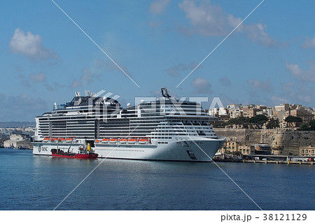 ヴァレッタ港停泊中のMSCメラビリア / MSC Meraviglia at Valletta ヴァレッタ港停泊中のMSCメラビリア / MSC Meraviglia at Valletta 38121129