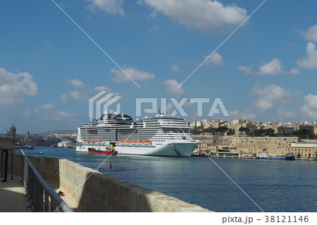 ヴァレッタ港停泊中のMSCメラビリア / MSC Meraviglia at Valletta ヴァレッタ港停泊中のMSCメラビリア / MSC Meraviglia at Valletta 38121146