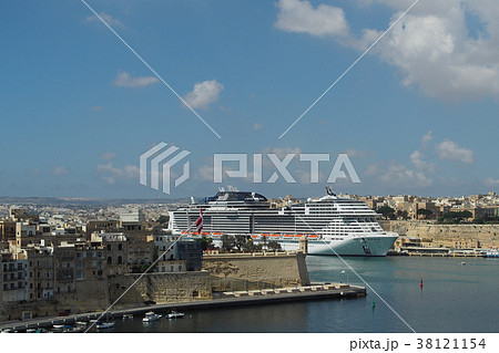 ヴァレッタ港停泊中のMSCメラビリア / MSC Meraviglia at Valletta ヴァレッタ港停泊中のMSCメラビリア / MSC Meraviglia at Valletta 38121154