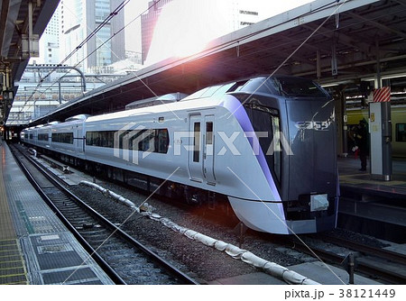 新しい【あずさ】〜新宿駅に停まるE353系 38121449