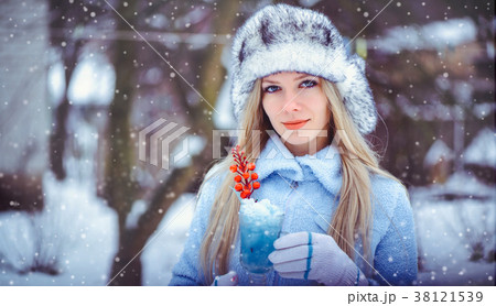 portrait of a gentle glamorous woman in a winter  38121539
