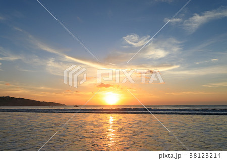 バリ島のサンセット 38123214