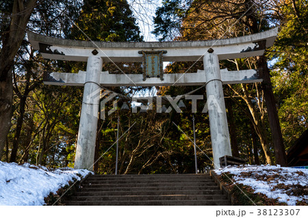 （埼玉県）長瀞の宝登山神社奥宮に通じる鳥居 38123307