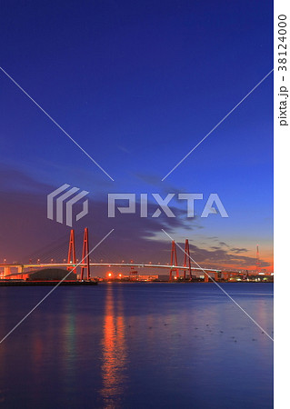 名港トリトンの夕景 名港トリトンの夕景 38124000