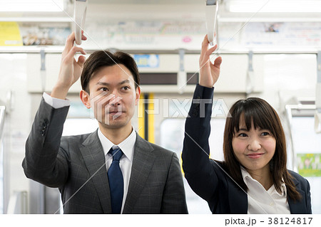 電車 男女 通勤 撮影協力「京王電鉄株式会社」 電車 男女 通勤 撮影協力「京王電鉄株式会社」 38124817