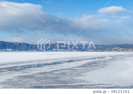 信州の風景　諏訪湖の御神渡り　長野県下諏訪町 38125101