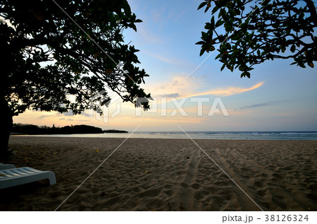 朝のNusa Dua Beach 38126324