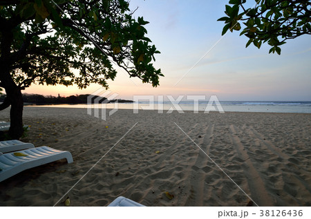 朝のNusa Dua Beach 38126436