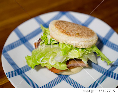 バーガー ハンバーガー ハンブルグ 38127715