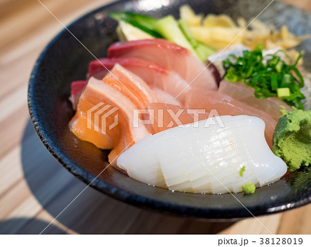 ご飯 刺身 切り身 38128019