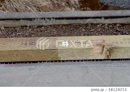 腰掛け鎌継ぎ 38129253