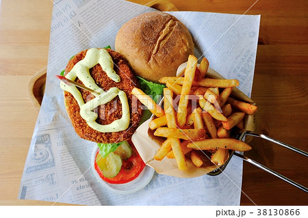 揚げ物 じゃがいも ジャガイモ 38130866