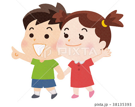 笑顔で手をつなぐ男の子と女の子のイラスト素材