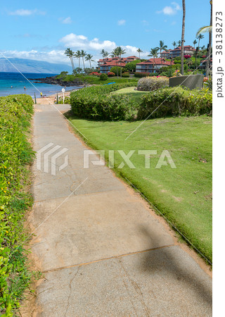 Beautiful resort on Honolulu 38138273