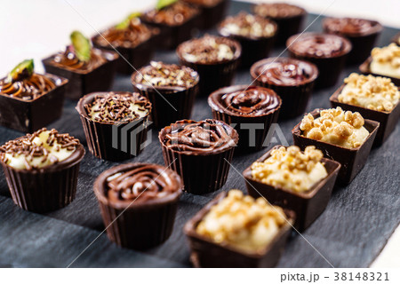 chocolate sweets 38148321