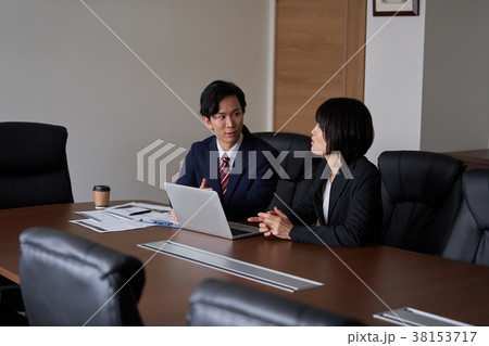 サラリーマン　ミーティング 38153717