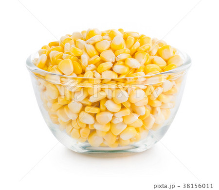 Fresh corn in bowl isolated on white background 38156011