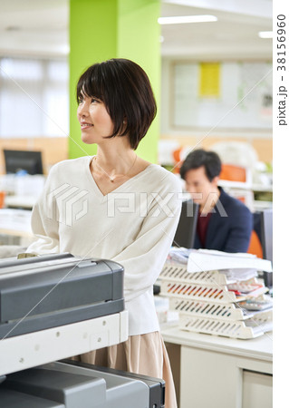 ビジネスシーン ビジネスシーン 38156960