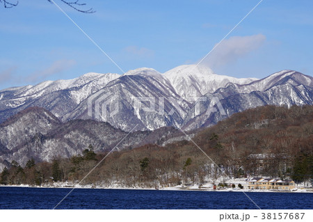 冬の中禅寺湖 38157687
