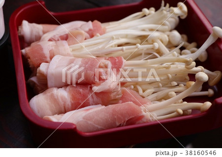 Bacon roll with mushroom Bacon roll with mushroom 38160546