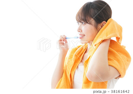 ハミガキをする女性 ハミガキをする女性 38161642