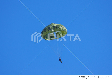 パラシュート降下 パラシュート降下 38166827