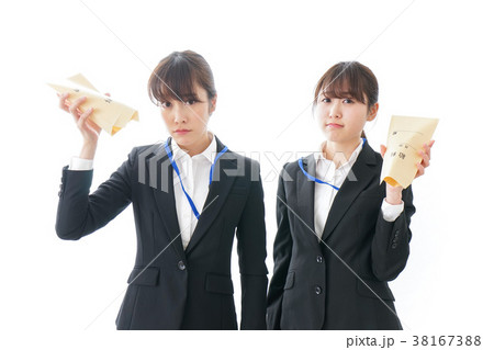若いビジネスウーマンと給料 若いビジネスウーマンと給料 38167388