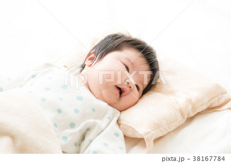 新生児　乳幼児　赤ちゃん 38167784
